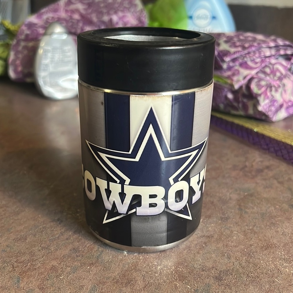 Yeti colster can cooler